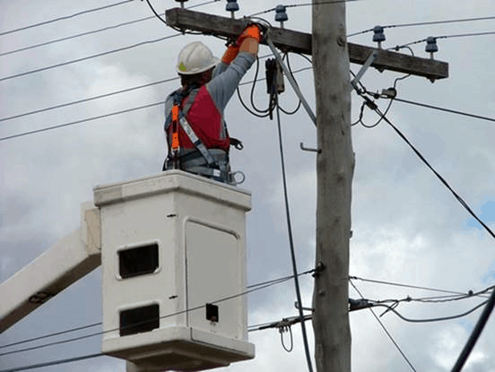 Power distributors need reliable fallback communications for reaching workers in the field Power distributors need reliable fallback communications for reaching workers in the field